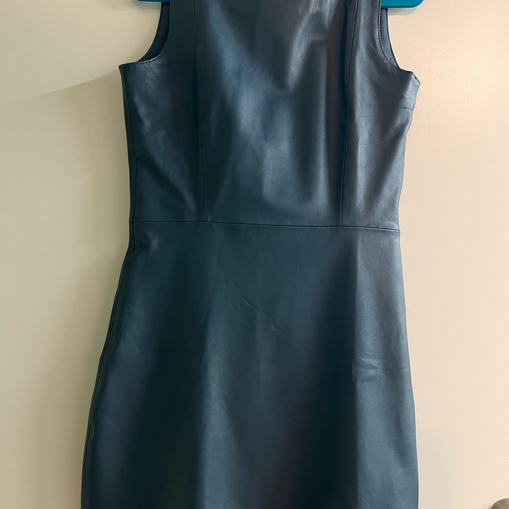 Elegant Black Sleeveless Mini Dress